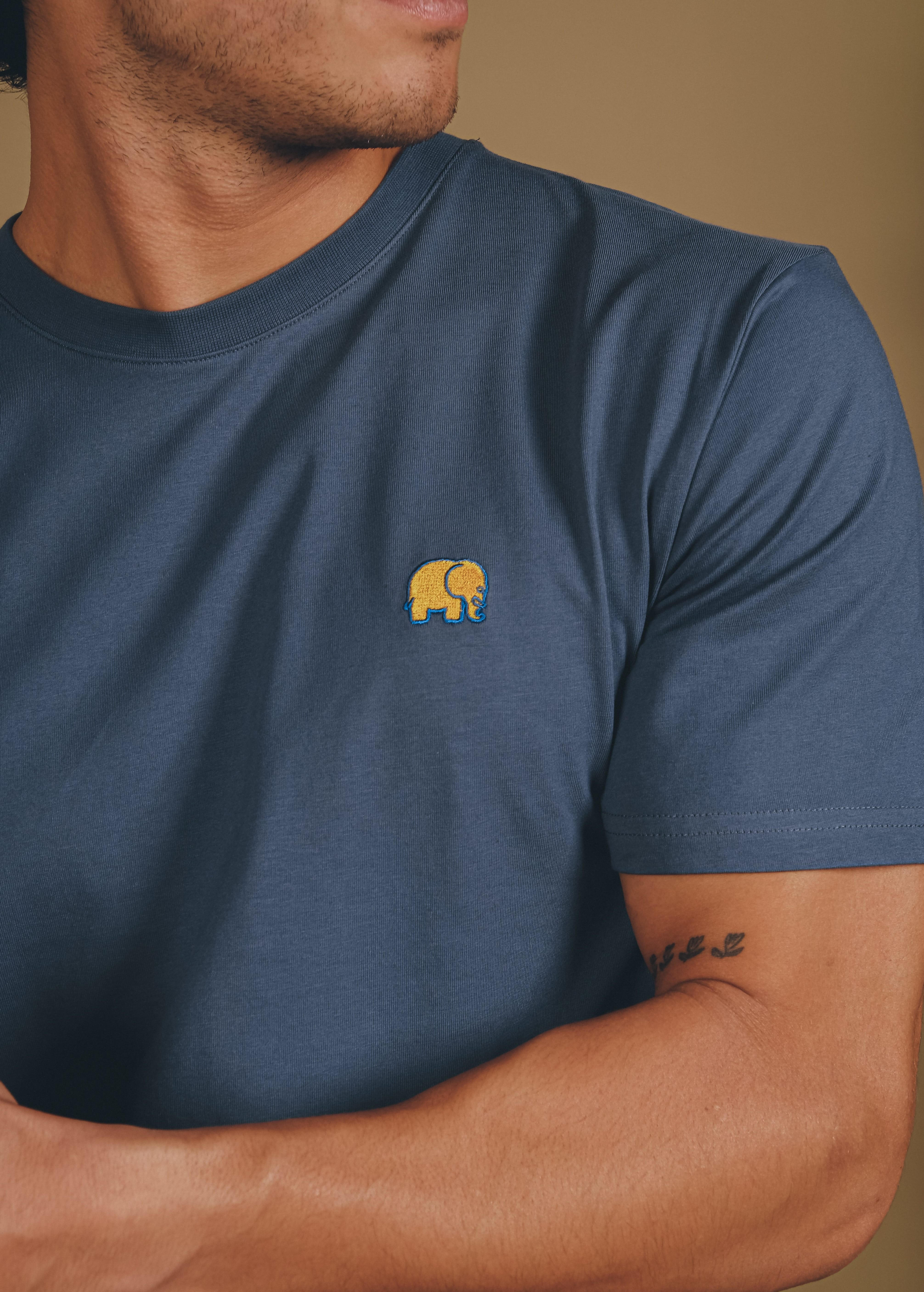 trendsplant-organic-essential-t-shirt-trendsplant-blue-2.jpeg Organic Essential T-Shirt Trendsplant Blue