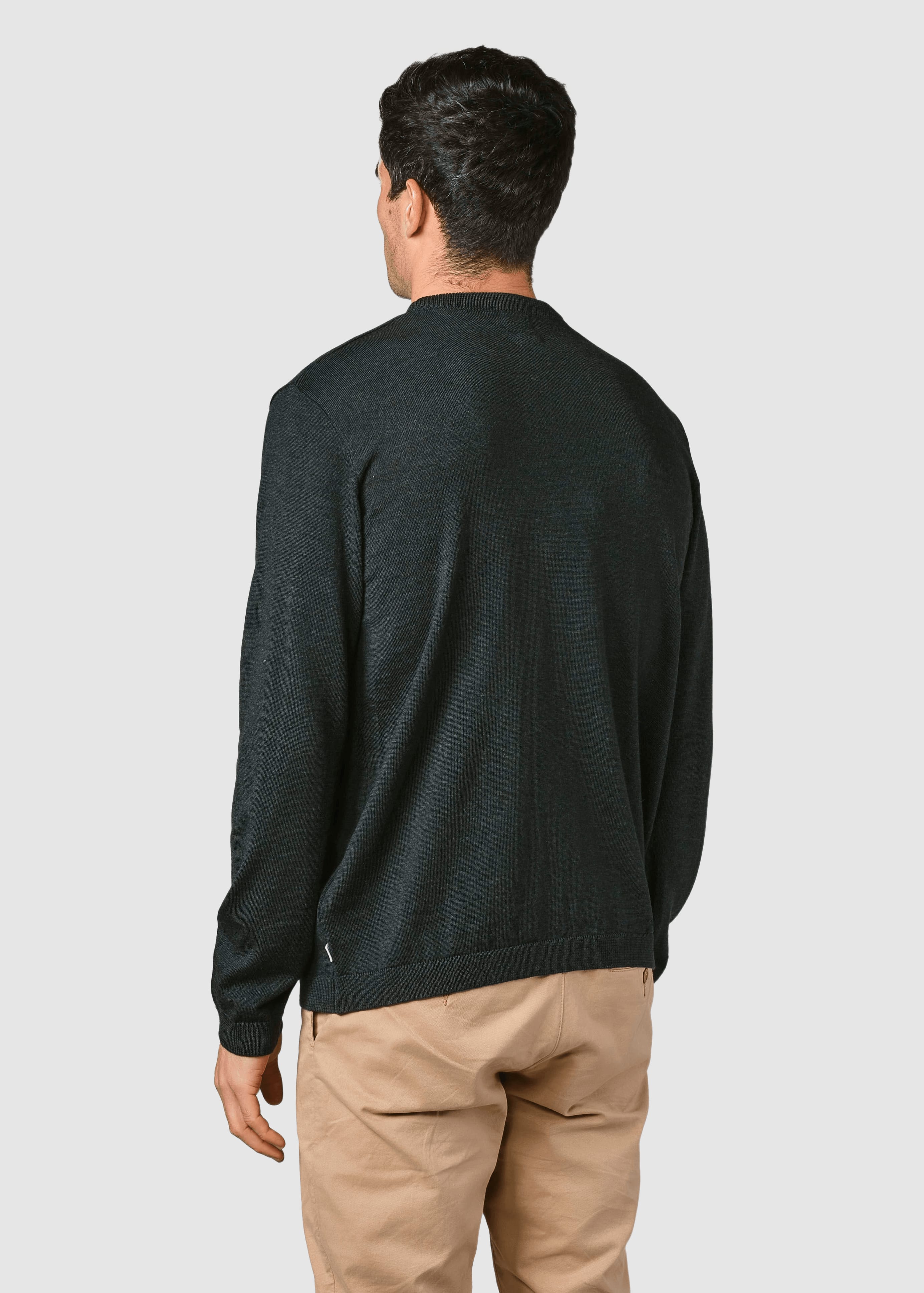 klitm-ller-collective-mens-basic-merino-knit-olive-3.jpeg Mens Basic Merino Knit Olive