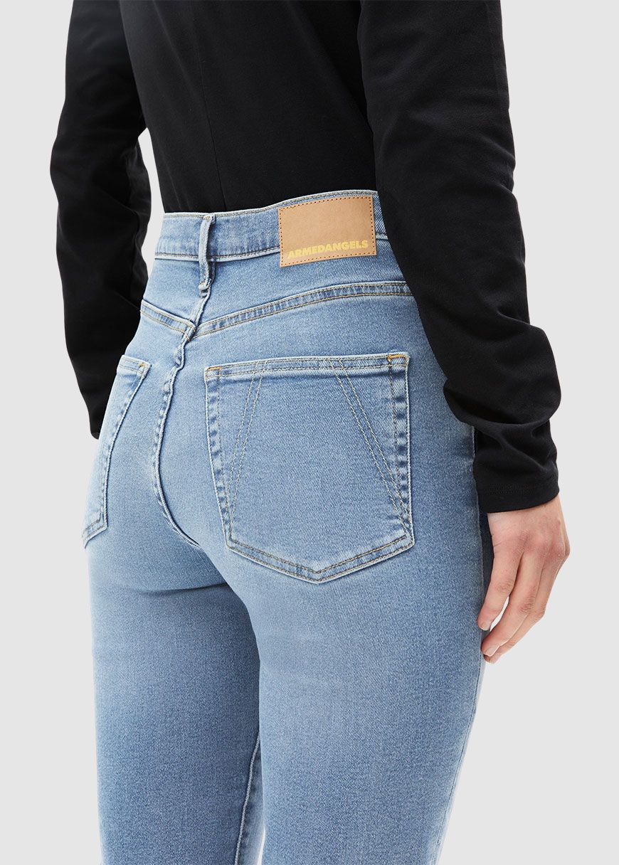 armedangels_lejaani_AW_25_AA_30007305_Dove_5_3a3d082897 Lejaani