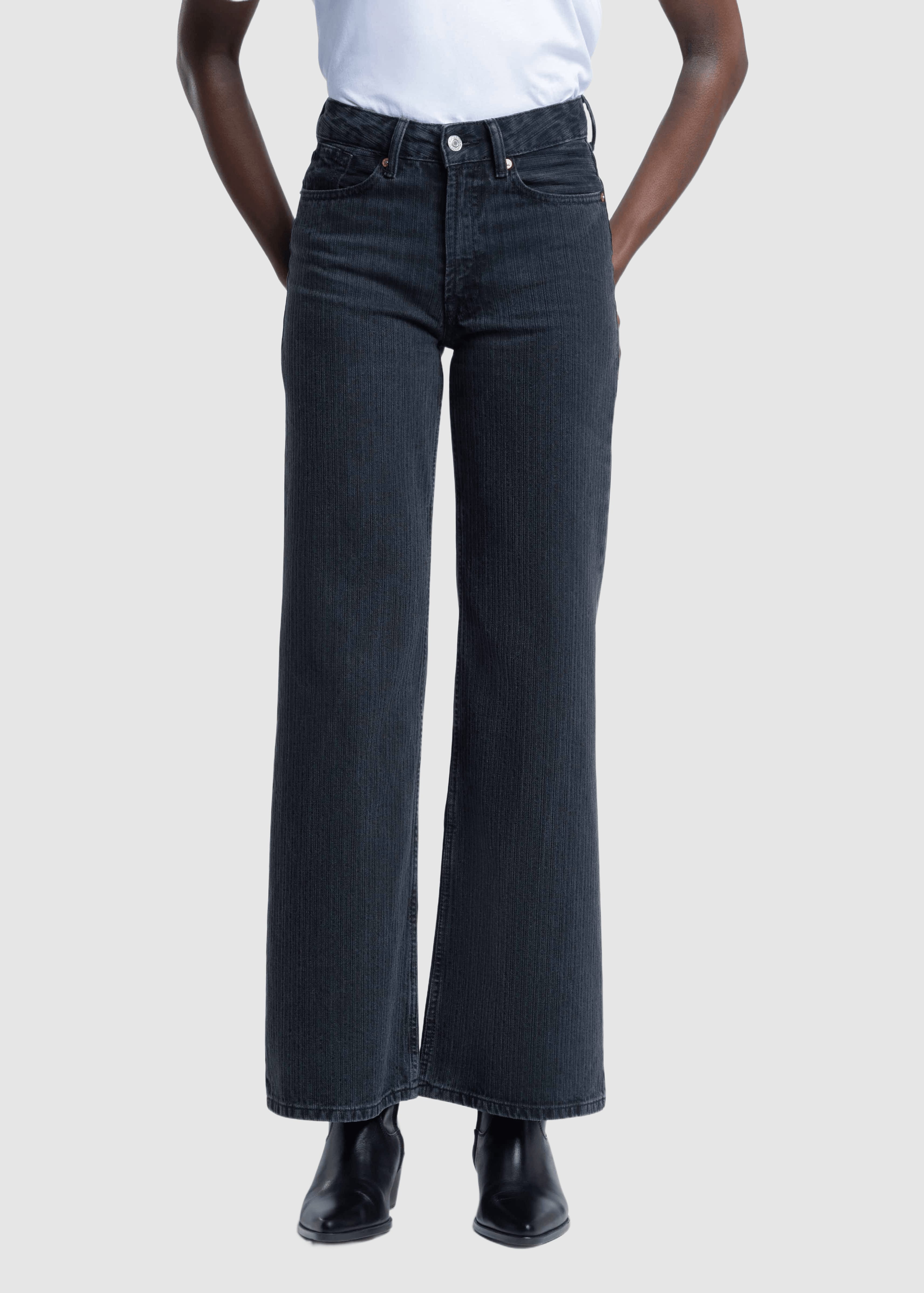 Jane Stripe Black Worn