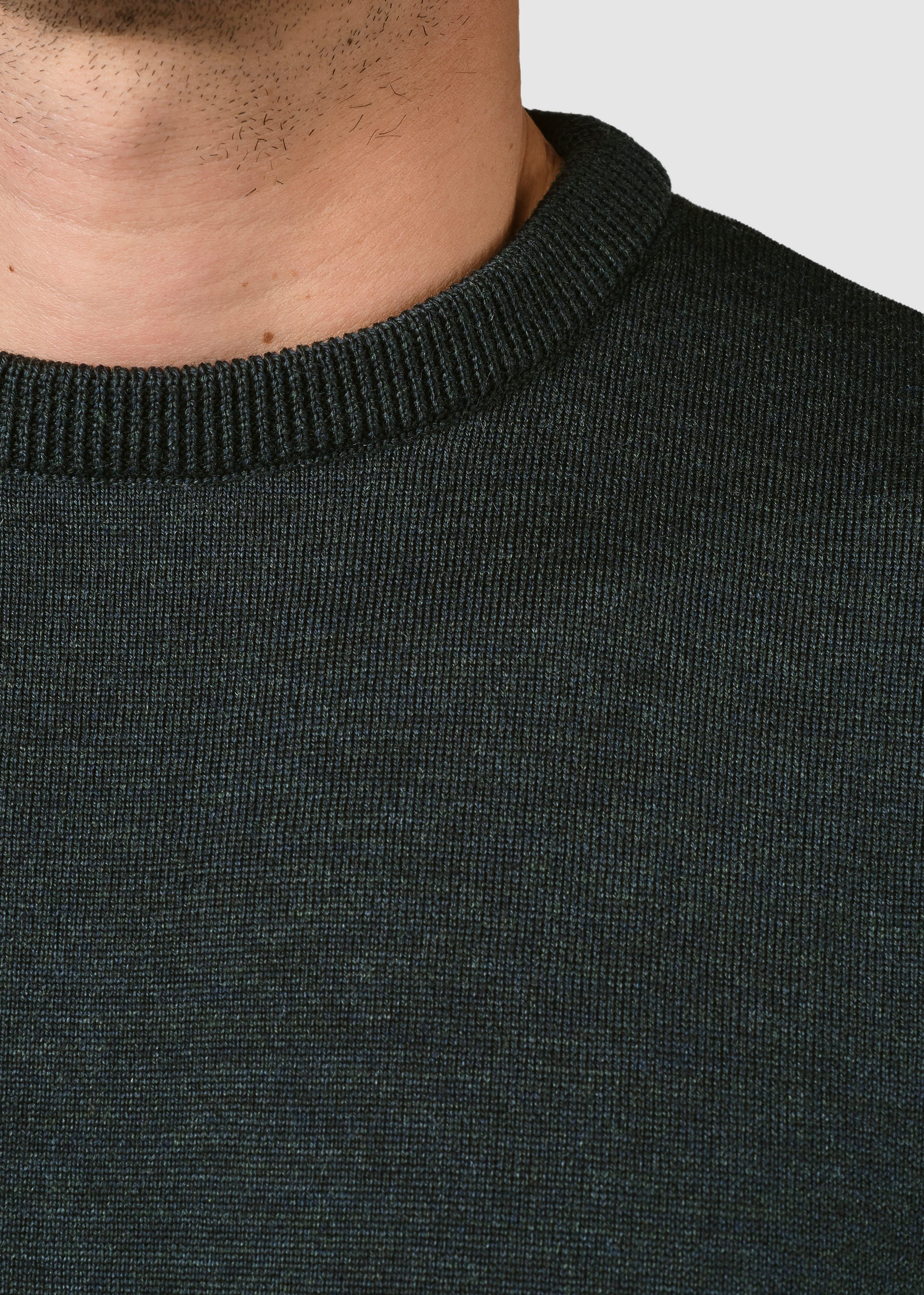 klitm-ller-collective-mens-basic-merino-knit-olive-4.jpeg Mens Basic Merino Knit Olive