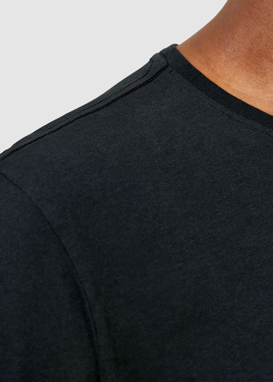 Basic T-Shirt Basic T-Shirt
