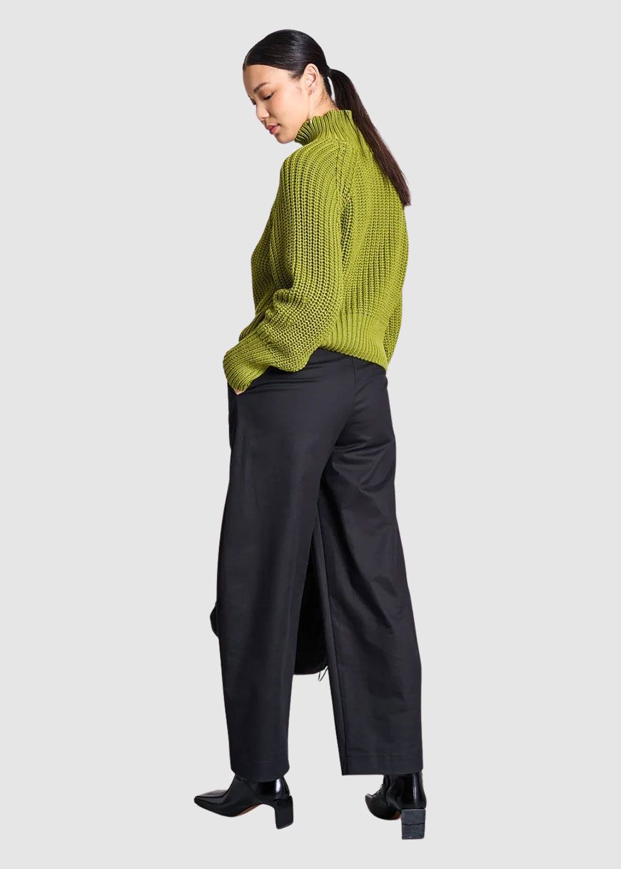jan_n_june_ola_AW_25_JJ_8285_Mossy_Pear_3_e9efbdf380 Ola